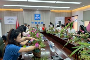 Mạch Tuệ Phong: Mặc dù hiệp đầu phạm rất nhiều sai lầm, nhưng Hoàng Minh Y kiên trì đến giai đoạn quyết thắng phải bồi dưỡng cậu ấy thật tốt